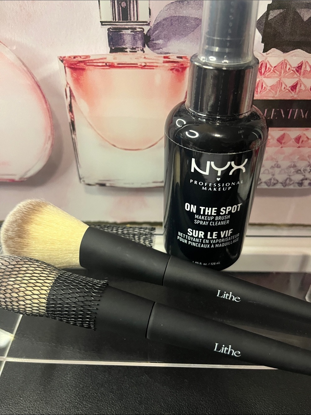 NYX On The Spot Makeup Brush Cleaner -18$with Black Lithe Brushes MSRP $60 NWT✨